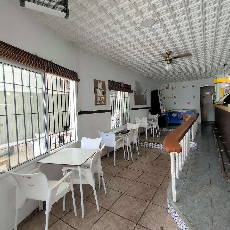 Кафе-бар на продажу в Торремолиносе - Низкая аренда - 300 метров от Плайя Ла Кариуэла Торремолинос