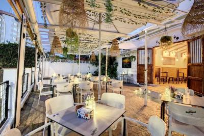 Traspaso Cafe Bar en Torremolinos - Terraza 12 mesas + c...