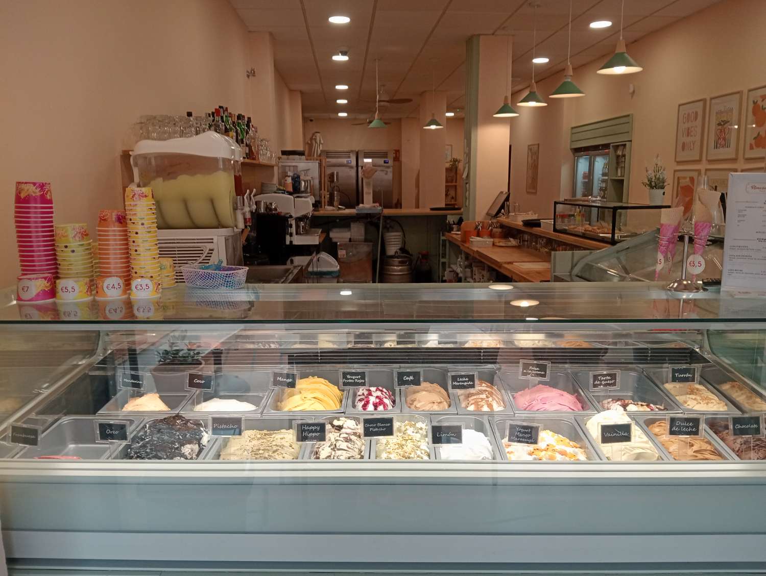 Cafeteria Ice Cream Shop for sale inTorremolinos Center