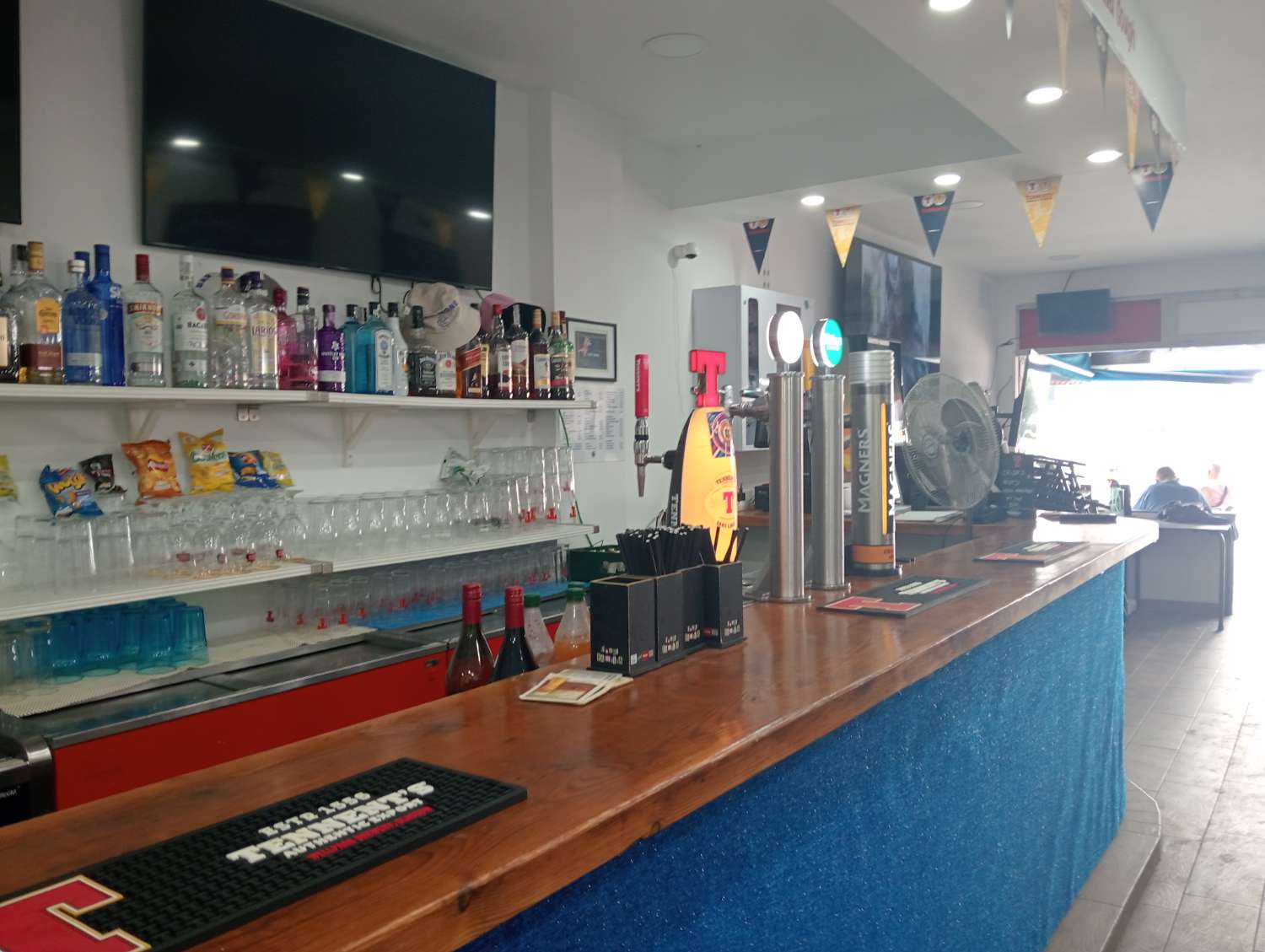 Commercial Bar for sale in Benalmadena Costa del Sol - profitability €14,400 per year