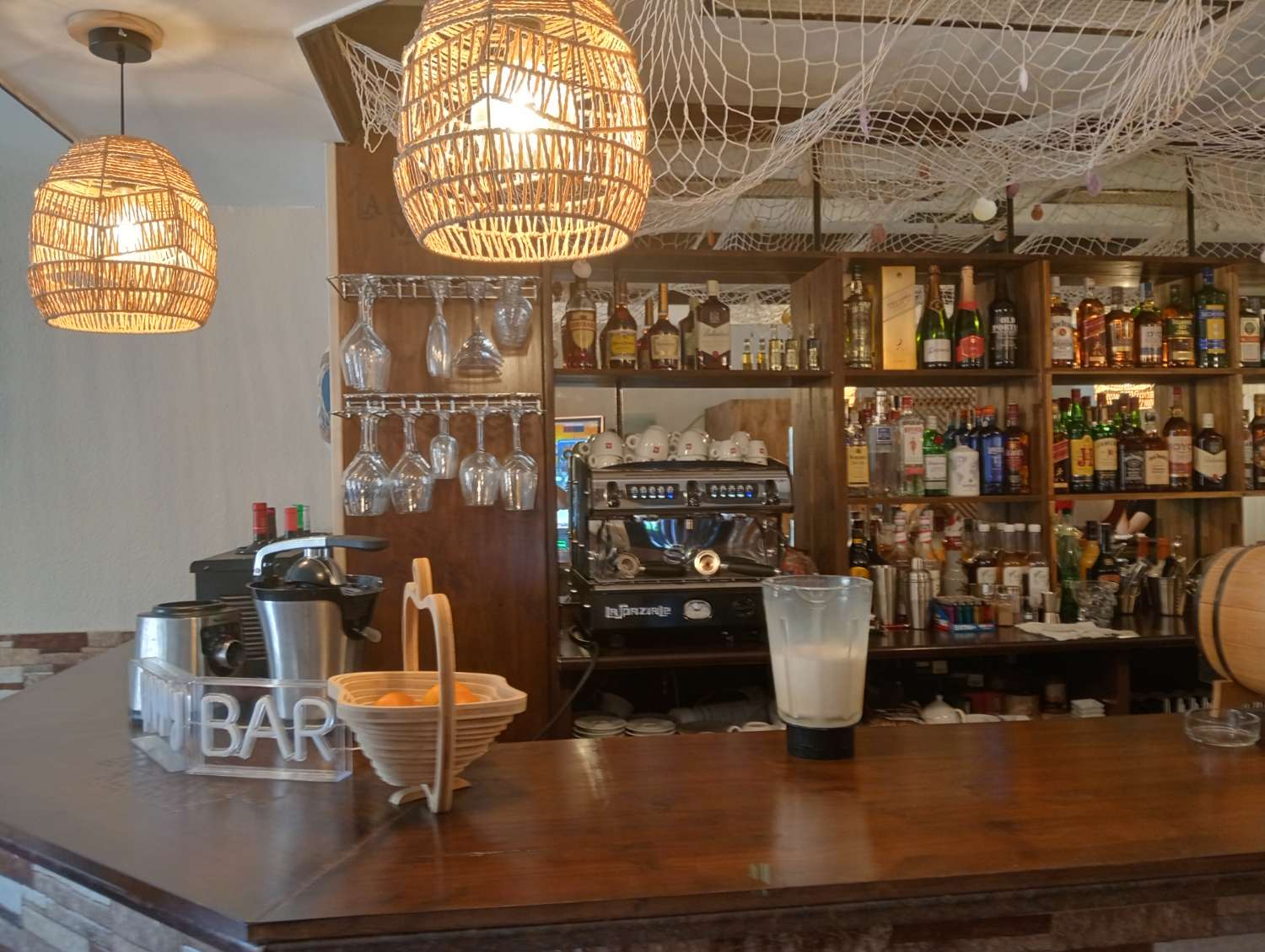 Traspaso Cafe Bar cocina en Torremolinos - La Carihuela , Costa del Sol - con studio vivienda propietario