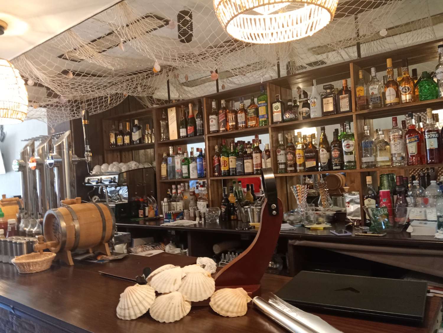 Traspaso Cafe Bar cocina en Torremolinos - La Carihuela , Costa del Sol - con studio vivienda propietario